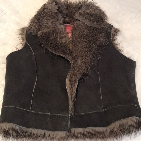 COLLECTIONS faux fur and faux suede vest size XS - Picture 11 of 13